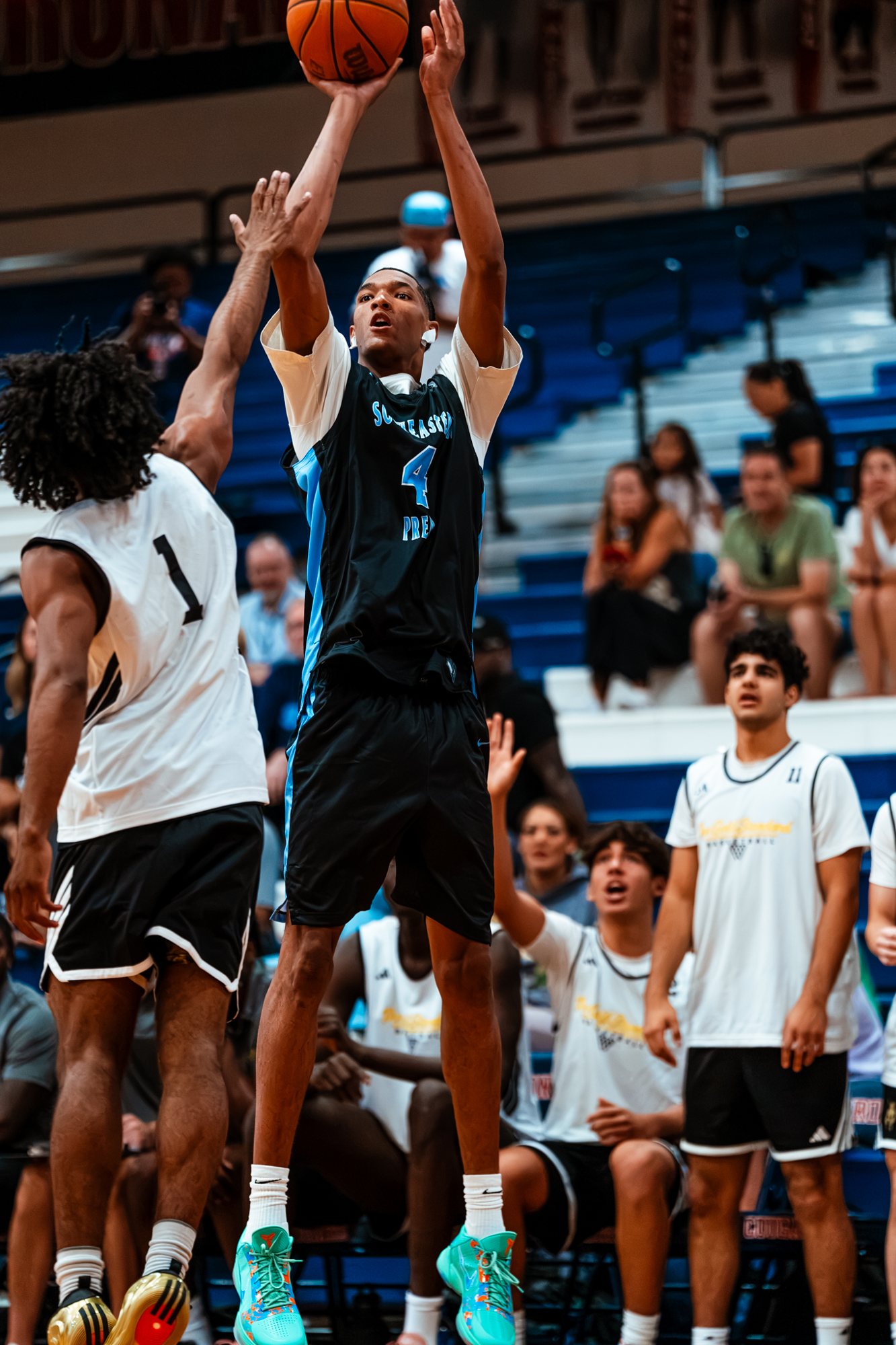 Rosser scores 18 as Falcons beat St. Francis 67–59